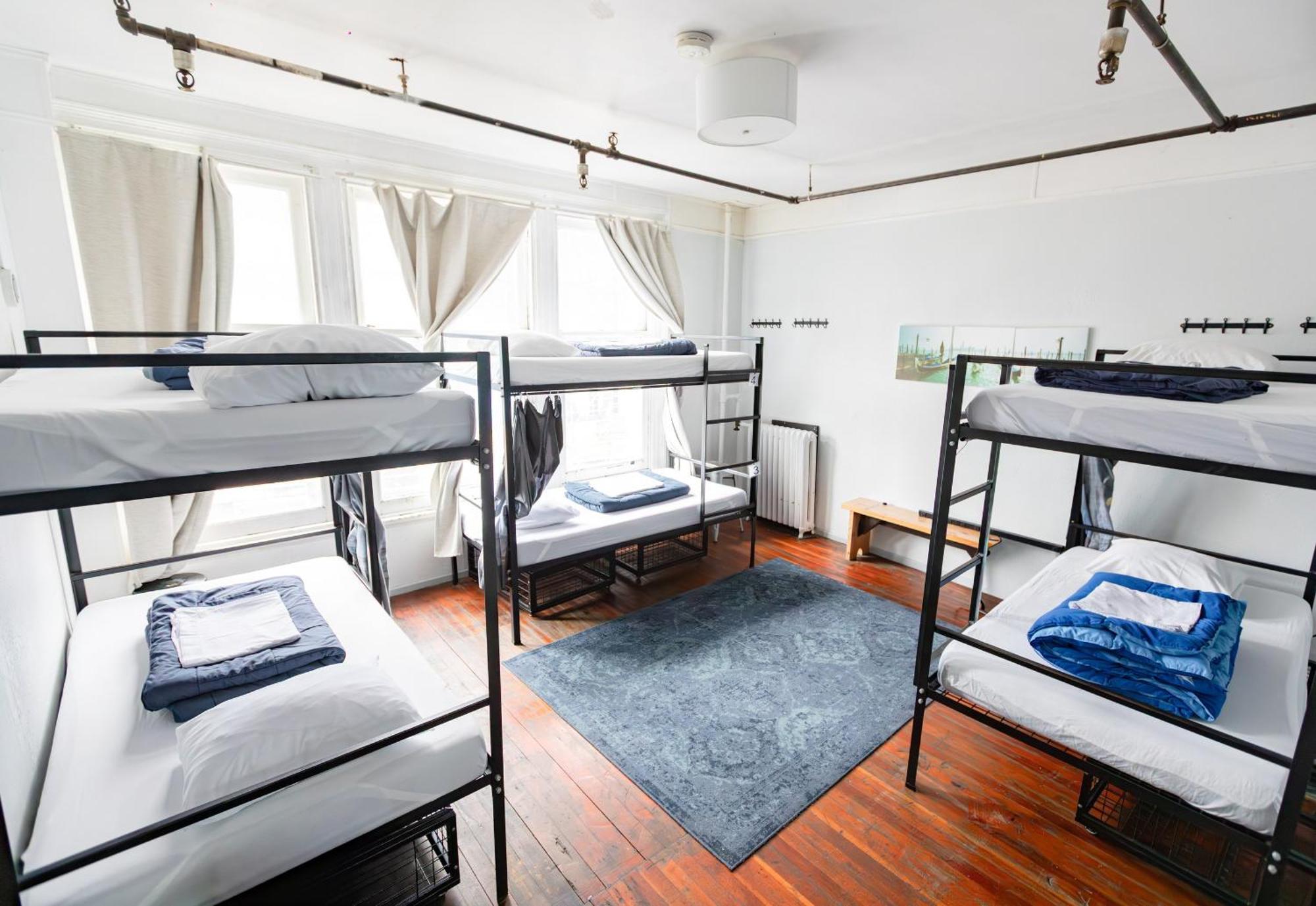 Bed 6-Bed Mixed Dormitory Room