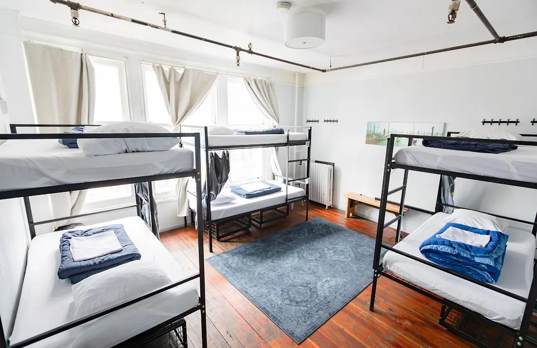 The Cambie Hostel Gastown-1