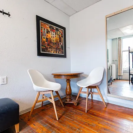 The Cambie Hostel Gastown-3